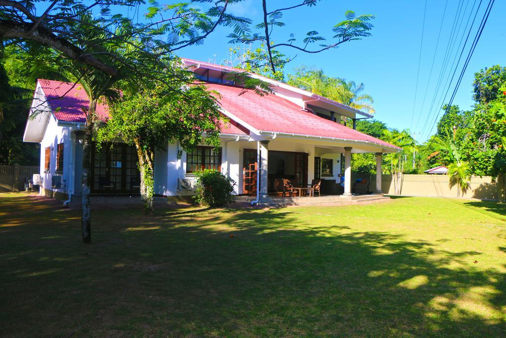 Villa Saint Sauveur Baie Sainte Anne Exteriér fotografie